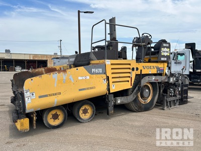 2009 Volvo PF6170 Wheel Extendedora de Asfalto