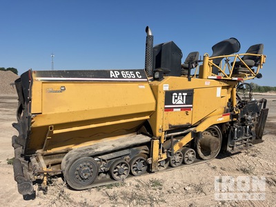 2003 Cat AP655C Track Extendedora de Asfalto