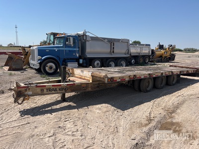 1996 Trail King TKT50 28 ft Tri/A Tilt Deck Trailer