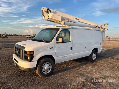 Altec AT200AV 30.9 ft on 2012 Ford E-350 4x2 Van Bucket Truck