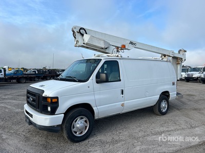 Altec AT200AV 30 ft on 2012 Ford E-350 4x2 Bucket Truck