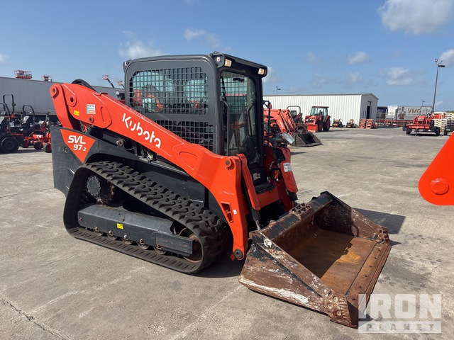 MINI CARGADOR SOBRE ORUGAS KUBOTA SVL972
