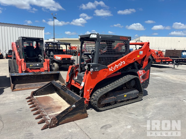 MINI CARGADOR SOBRE ORUGAS KUBOTA SVL753