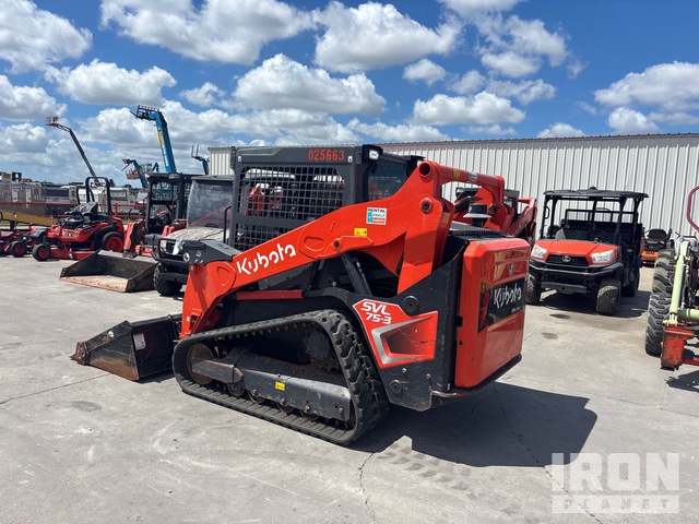 MINI CARGADOR SOBRE ORUGAS KUBOTA SVL753