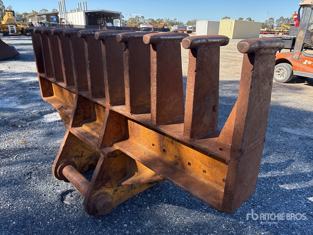 190e Rake 2070 mm Q/C Excavator Rake | Ritchie Bros. Auctioneers