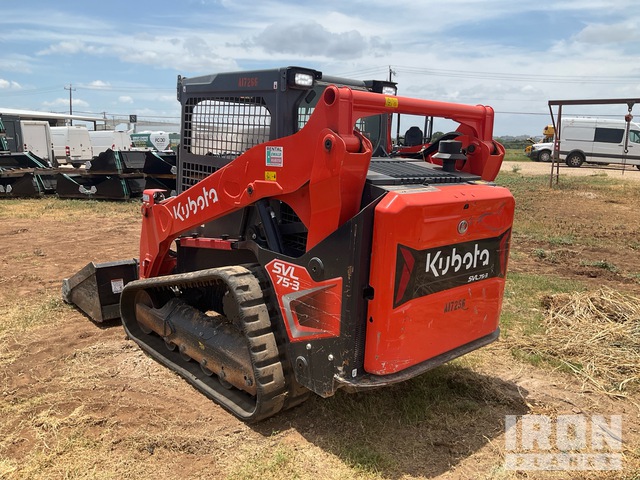 MINI CARGADOR SOBRE ORUGAS KUBOTA SVL753