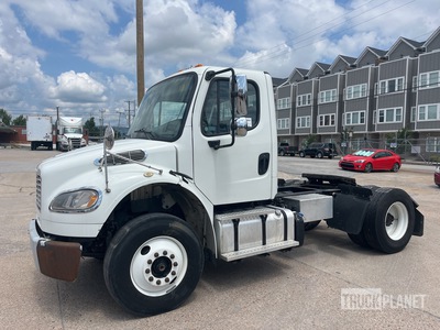 2014 Freightliner MM106042S T 4x2 S/A Day Cab Truck Tractor