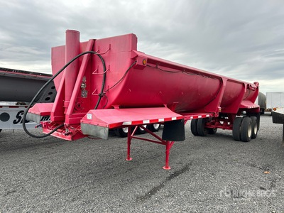 1997 Ranch Manufacturing 38 ft T/A Remorque à benne basculante arrière