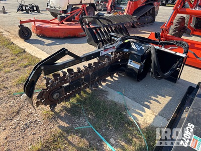 Land Pride TR48 スキッドステア トレンチャー
