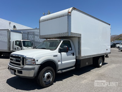 2007 Ford F-550 XLT 4x2 Van Truck