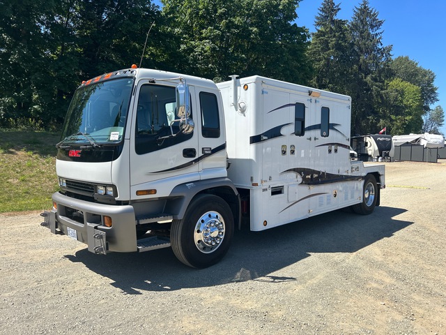 2008 GMC T7500 4x2 Versatile Hauler Truck 2008 GMC T7500 4x2 Versatile Hauler Truck