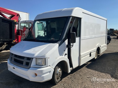 2013 Isuzu NPR 4x2 Step Van