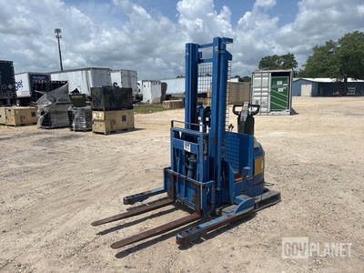 Blue Giant BGNR30-130FF Electric Stacker
