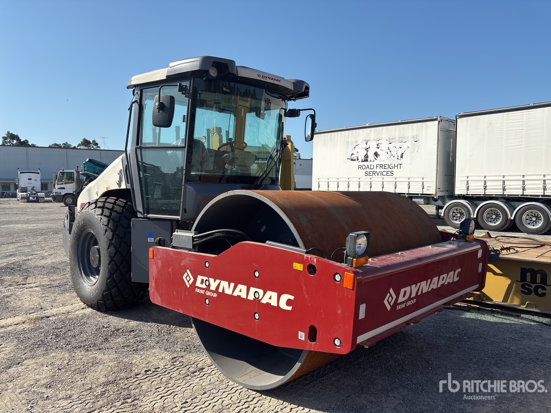 2025 Dynapac CA405D Rullo vibrante ferro gomma (Unused)