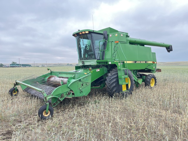 1994 John Deere 9600 Combine Harvester 1994 John Deere 9600 Combine Harvester