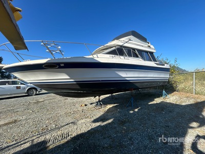 1989 Bayliner Command Bridge 2958 30 ft Fiberglass Motor Yacht