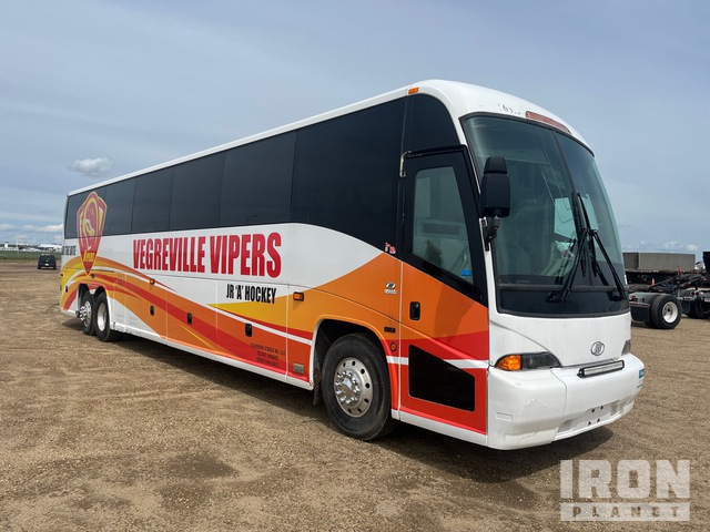 2006 MCI J4500 6x4 48-Seat Crew Carrier Bus in Nisku, Alberta, Canada ...