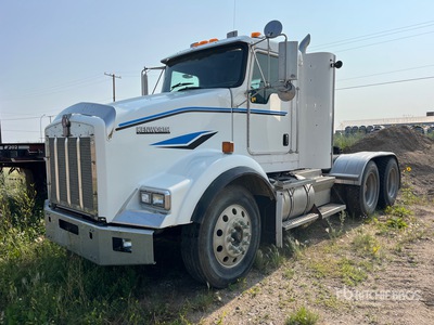 2004 Kenworth T800 6x4 T/A Sleeper Truck Tractor