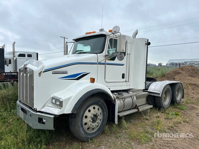 2004 Kenworth T800 6x4 T/A Sleeper Truck Tractor