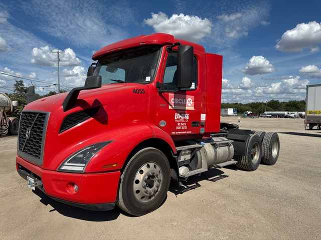 2020 Volvo VNR 6x2 T/A Day Cab Truck Tractor