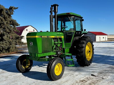 1979 John Deere 4440 2WD Tractor Agrícola