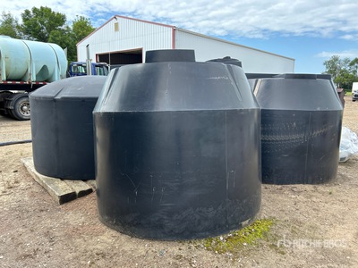 1350 gal Water Tank
