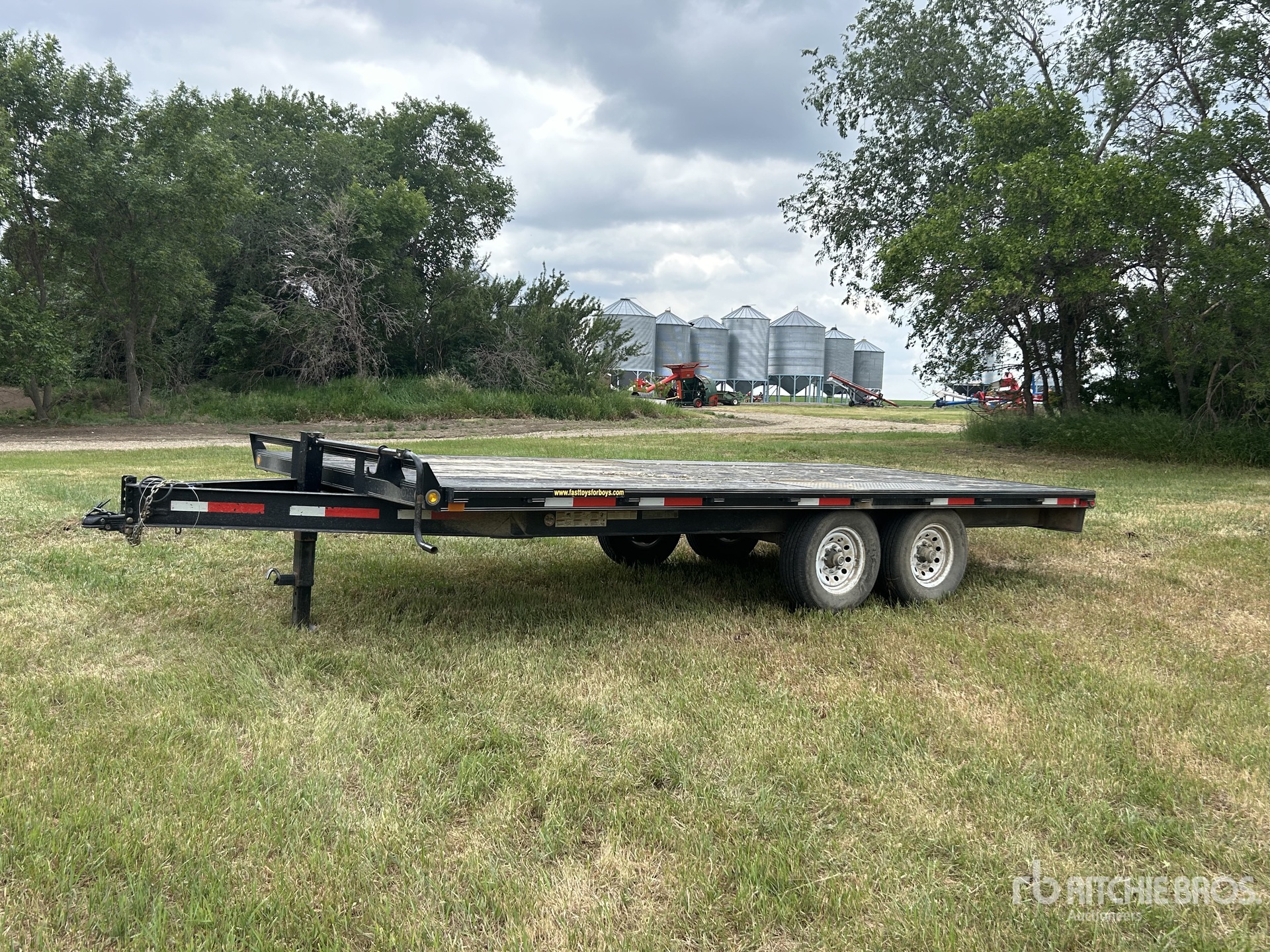 2022 Rainbow 018A27TM 14000 lb 18 ft T/A Flatbed Trailer