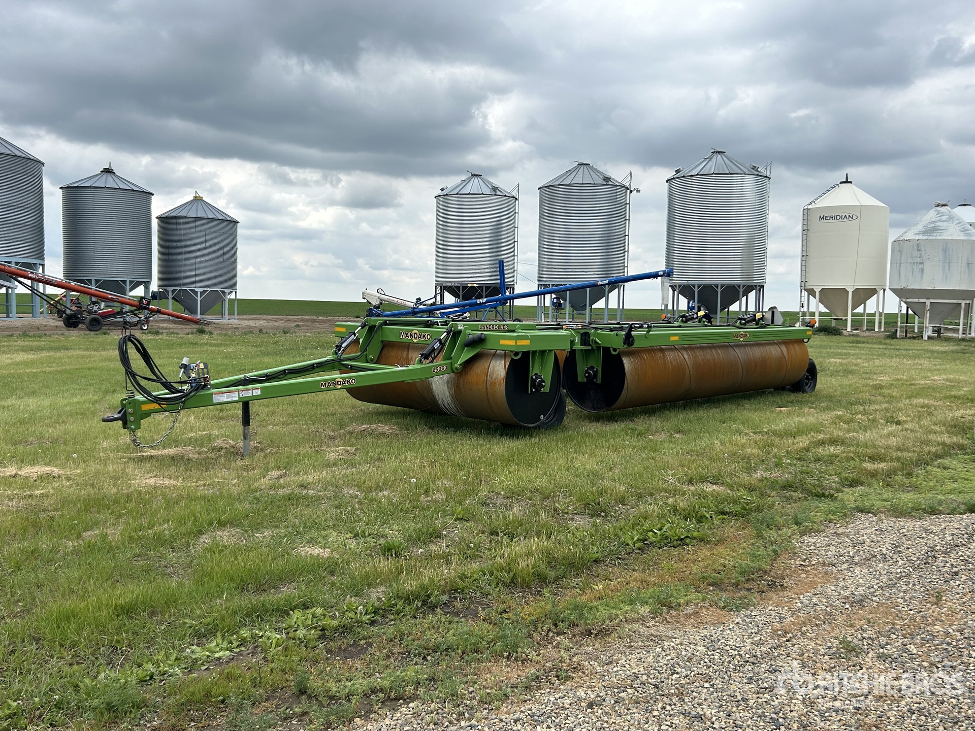 2022 Mandako L5060 50 ft Rouleau brise-mottes