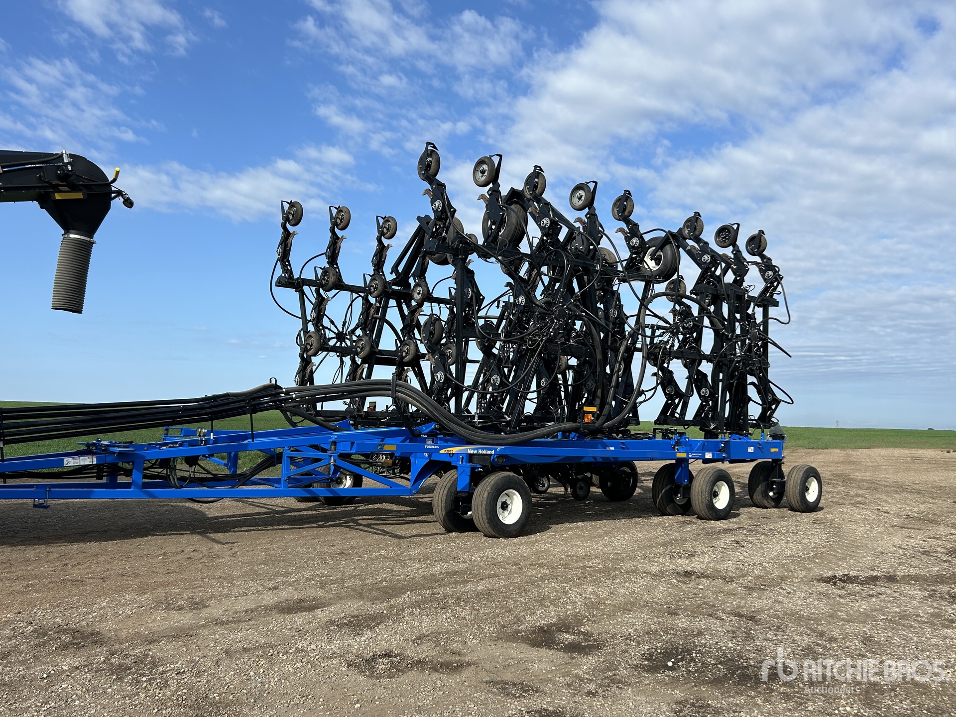 2018 New Holland P2070 70 ft مثقاب هوائي