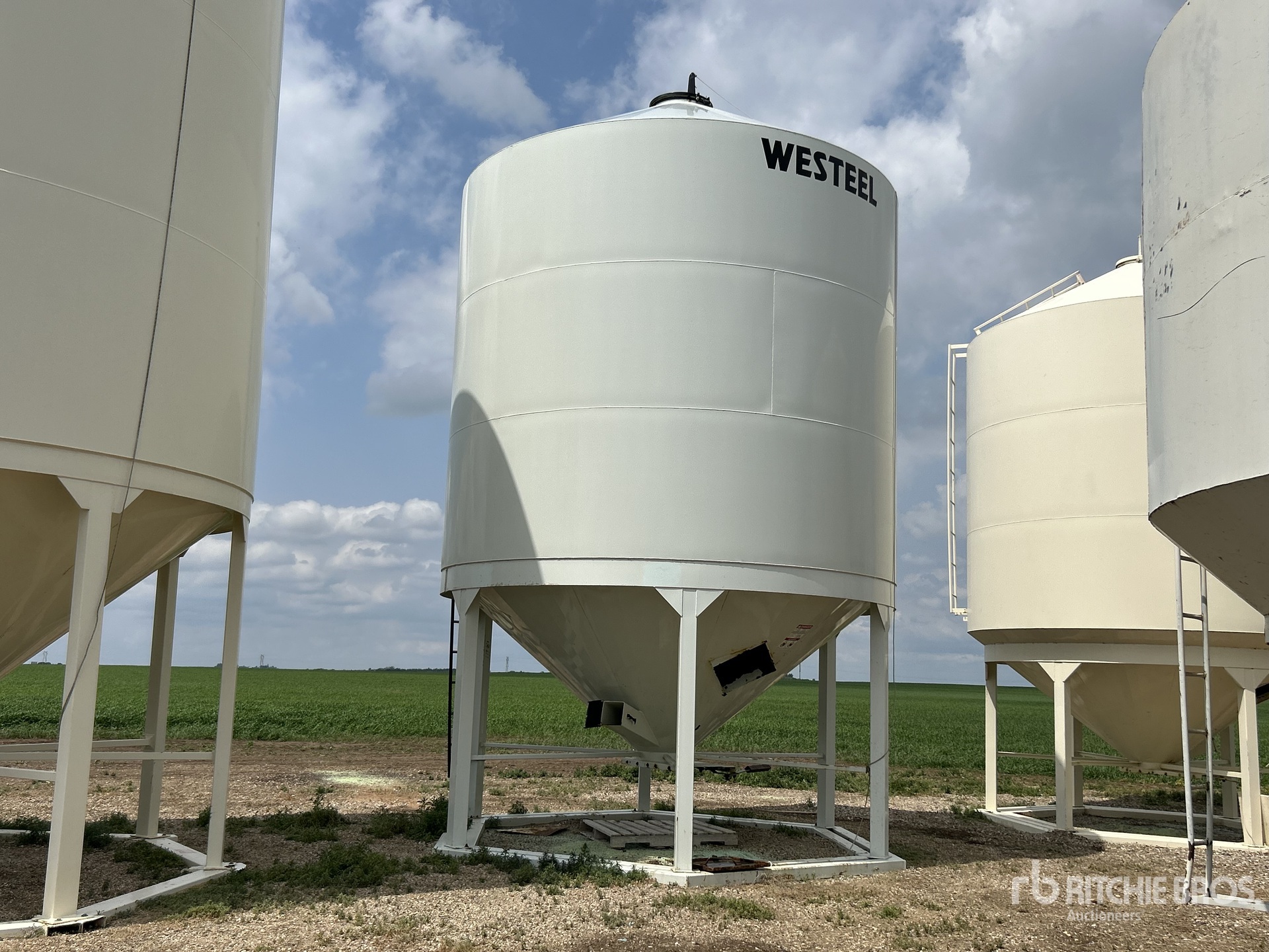 2013 Westeel 1412F Magnum F +/- 50 ton Smooth Wall Hopper Grain Bin