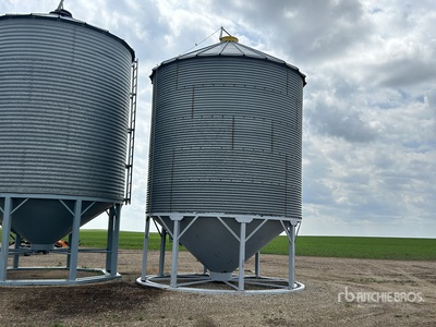 Westeel Rosco +/- 1800 bu 5 Ring Hopper Grain Bin