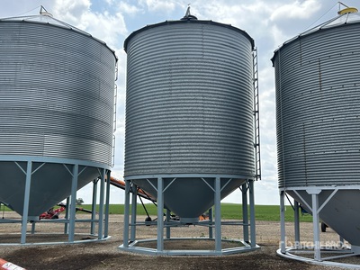 2011 Butler +/- 2200 bu 4 Ring Hopper Grain Bin