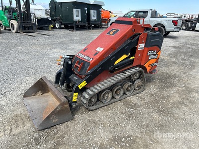 2022 Ditch Witch 1050 Mini Compact Track Loader