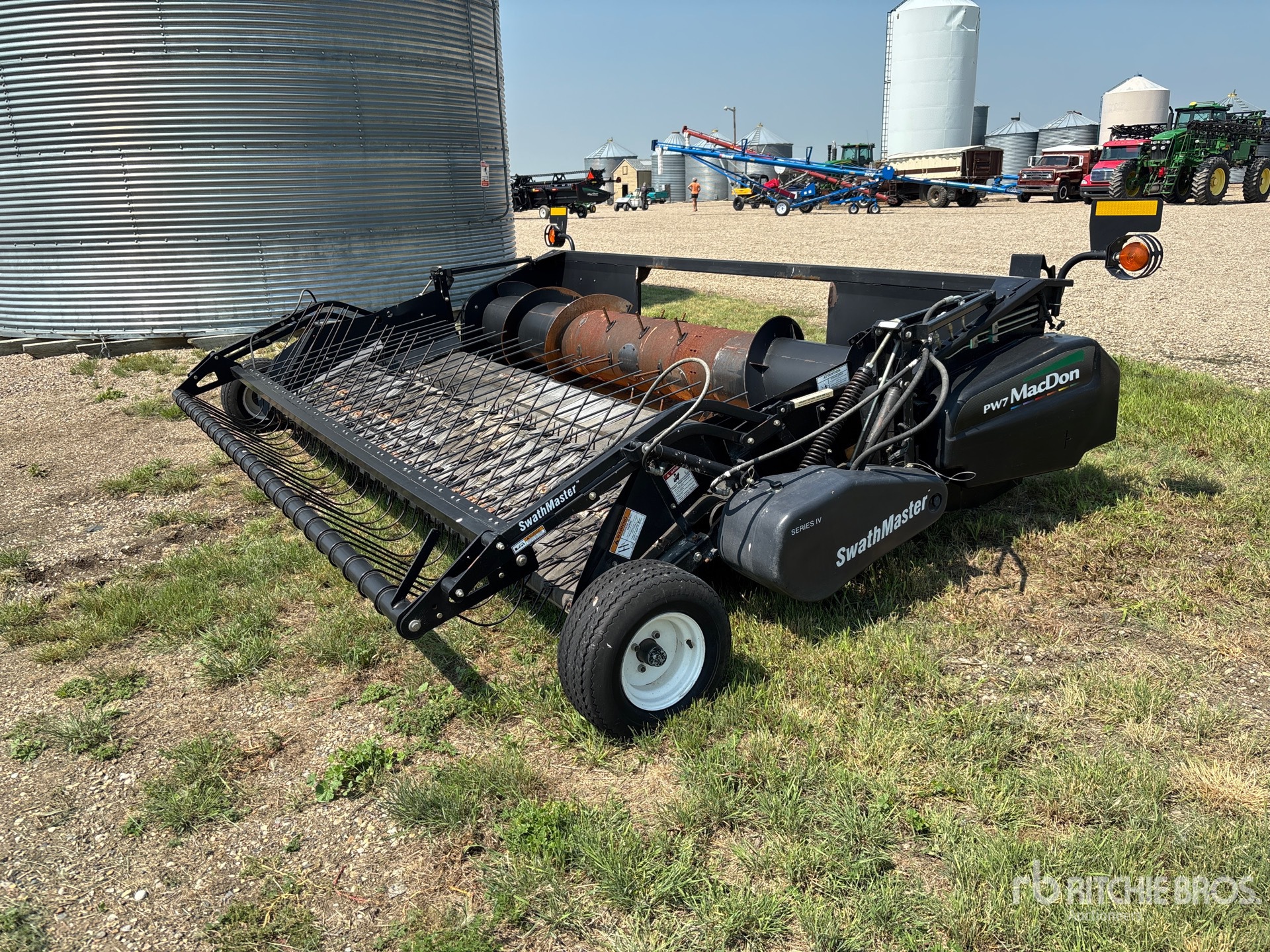 2007 MacDon PW7 13 ft Combine Pickup Header