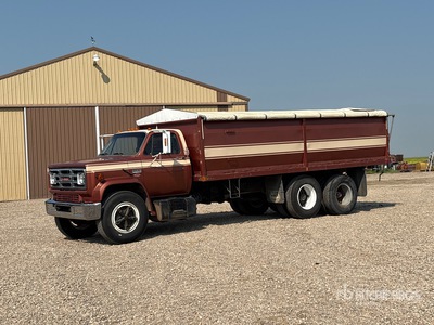 1978 GMC 6500 6x2 Grain Truck