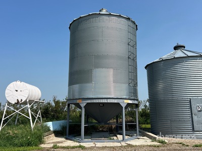 2013 Westeel Rosco +/- 2150 bu 6 Ring Hopper Grain Bin
