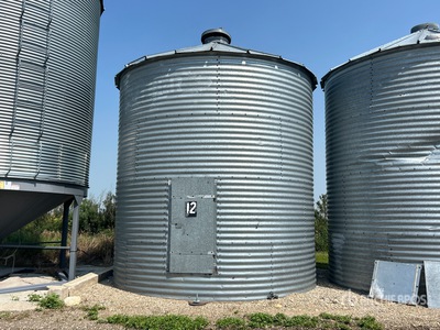 Bader +/- 1850 bu 4 Ring Grain Bin