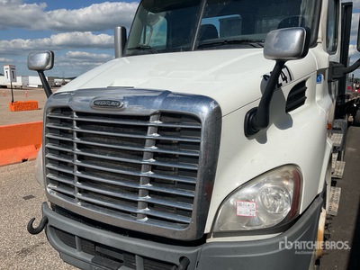 2017 Freightliner Cascadia 113 T/A Sleeper Truck Tractor