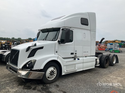 2016 Volvo VNL670 6x4 トラックトラクター（T/A） (Inoperable)
