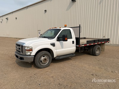 2009 Ford F-350 XLT 4x2 Camion à Plateau