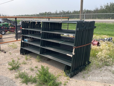 Quantity of (31) 9 ft 6 in x 5 ft Livestock Panel