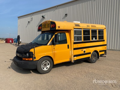 2010 GMC 4x2 20-Seat Mini Bus