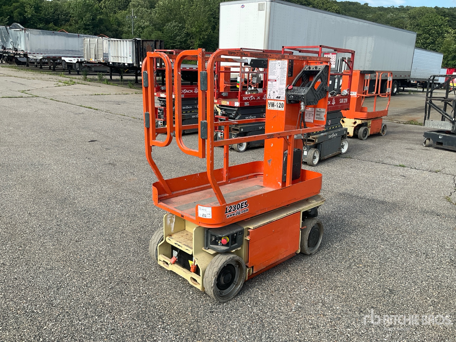 2007 JLG 1230ES Ascenseur à mât vertical