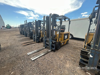Cat EC30N2 4000 lb Electric Forklift