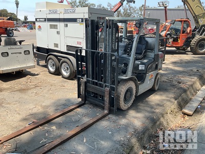 2014 Nissan MU1F2A25DV 4245 lb Pneumatic Tire Forklift