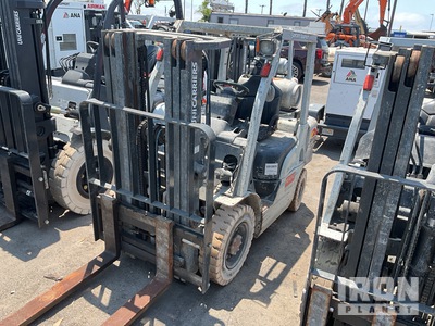 2015 UniCarrier MU1F2A25DV 4735 lb Pneumatic Tire Heftruck
