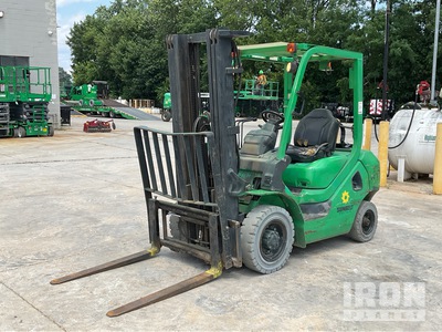2006 Komatsu FG25T-16 3750 lb Heftruck
