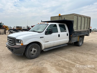 2003 Ford F-350 XL 4x2 Crew Cab Camion à benne basculante D/E (Inoperable)