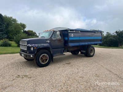 1981 Ford F600 4x2 Flatbed Truck
