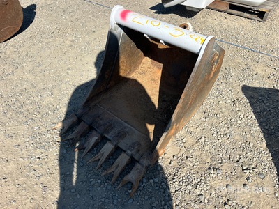 Wain-Roy 22 in Digging Excavator Bucket